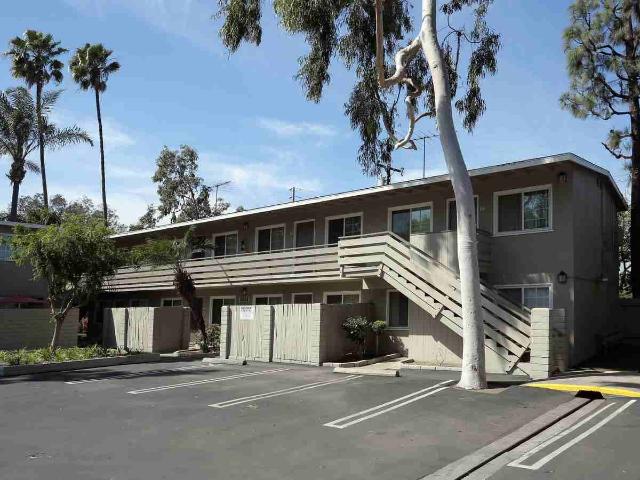 Apartment for rent in Downey, California