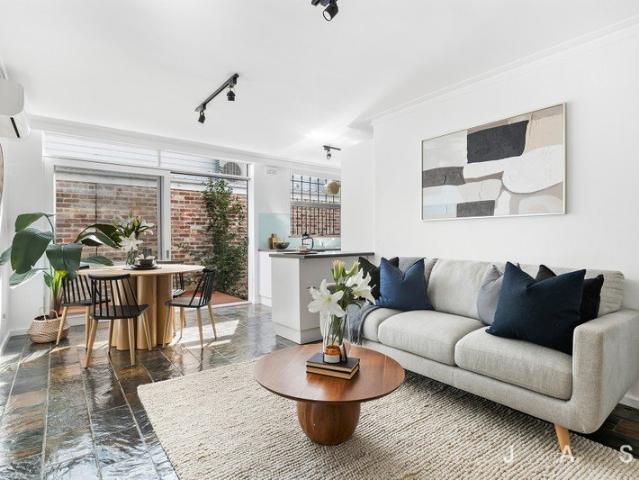 Apartment for sale in Newport, Melbourne