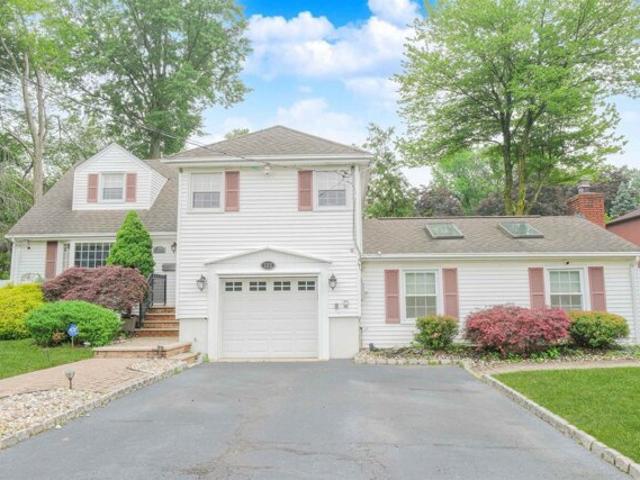 House for sale in Paramus, New Jersey