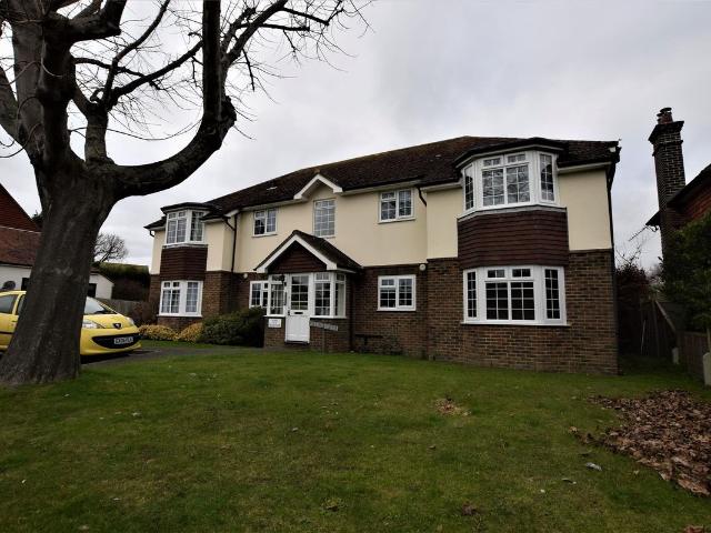 Apartment for rent in Little Common, Heathlands
