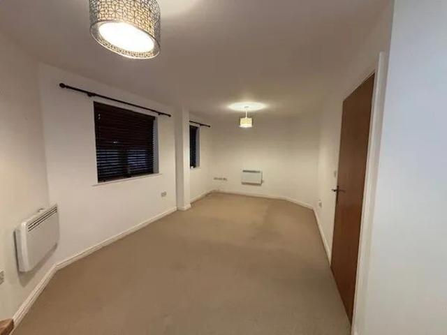 Apartment for rent in Gorseinon, Wales