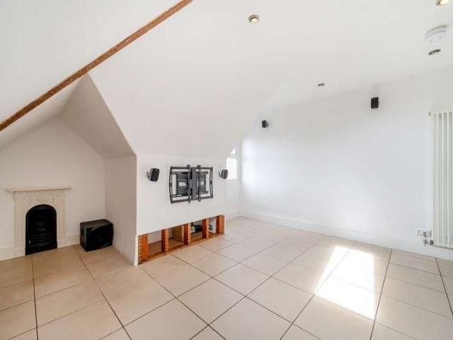 Apartment for rent in Shepperton, Spelthorne