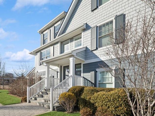 Condo for sale in Southampton