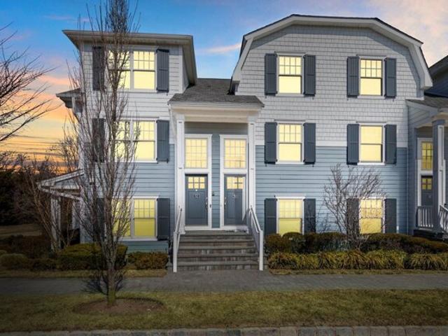 Condo for sale in Southampton