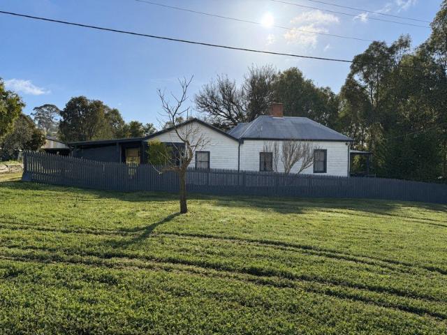 House for rent in Guildford, Victoria