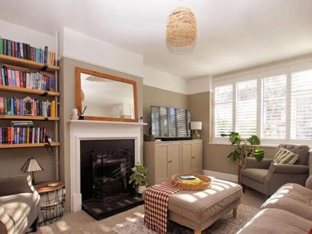 House for sale in Middlecroft, Hampshire