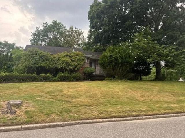 House for sale in Smithtown, New York