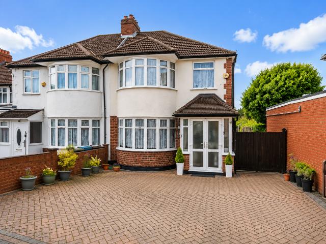 House for rent in Lane, Greater London