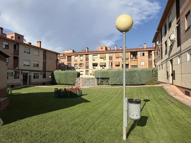 Apartamento en alquiler en Sanabria, Villanueva del Pardillo