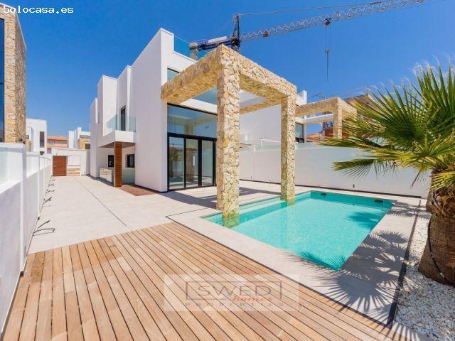Casa en venta en La Rosaleda, Torrevieja