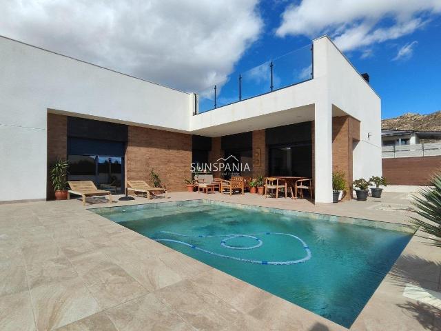 Casa en venta en El Pinós, El Paradón