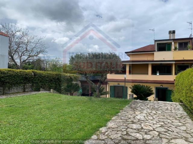 Villa Indipendente in affitto a Canosa, Giugliano In Campania