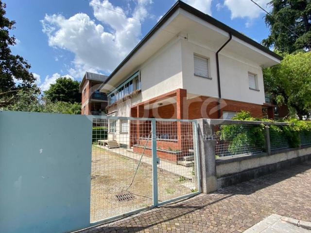 Villa Indipendente in vendita a Paderno, Reana Del Roiale