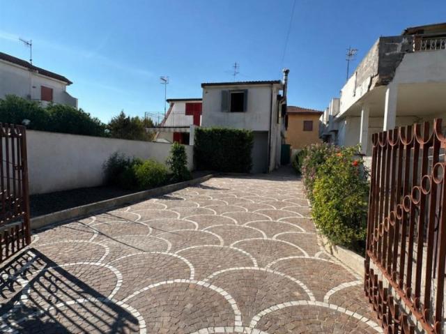 Villa Indipendente in vendita a Baia Verde, Castel Volturno