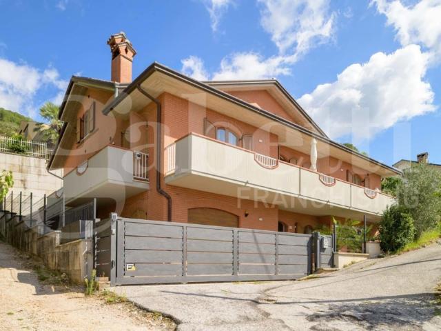 Villa Indipendente in vendita a Cementerie Aldo Barbetti S.p.a., Gubbio