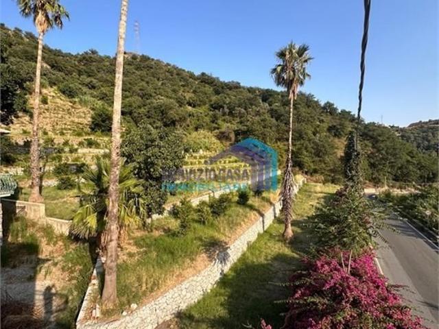 Villa Indipendente in vendita a Letojanni, Sicilia