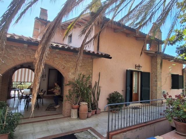 Villa Indipendente in vendita a Unione di Comuni Montani Colline del Fiora, Manciano