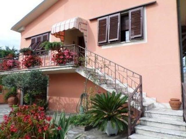 Villa Indipendente in vendita a Porcari, Toscana