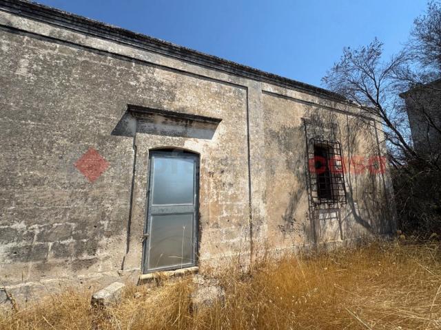 Villa Indipendente in vendita a Leporano, Taranto