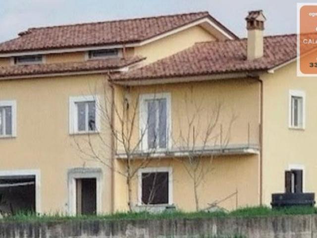 Villa Indipendente in vendita a Sant'apollinare, Lazio