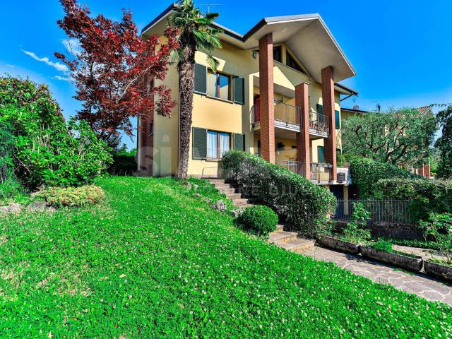 Villa Indipendente in vendita a Aicurzio, Lombardia