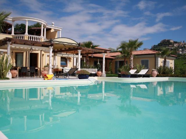 Villa Indipendente in vendita a Unione dei Comuni della Val Vibrata, Colonnella