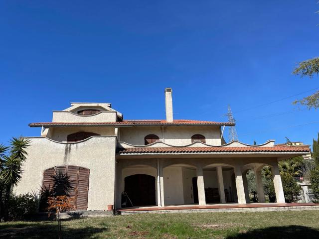 Villa Indipendente in vendita a San Donato, Marche
