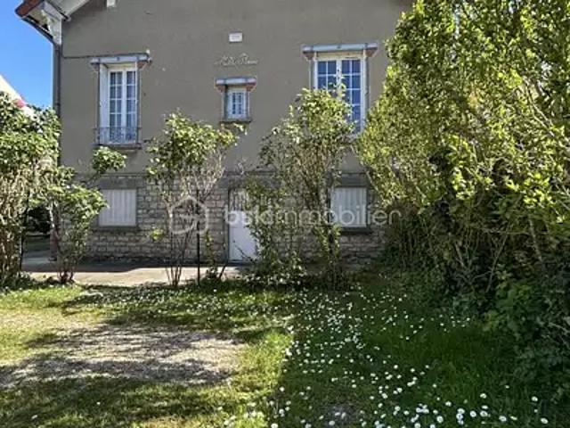 Maison vente à Fontainebleau, Ville-saint-jacques