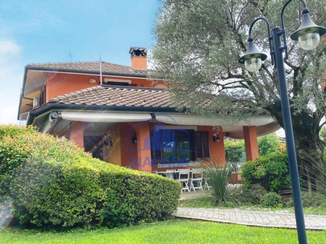 Villa Indipendente in vendita a Mezzago, Lombardia