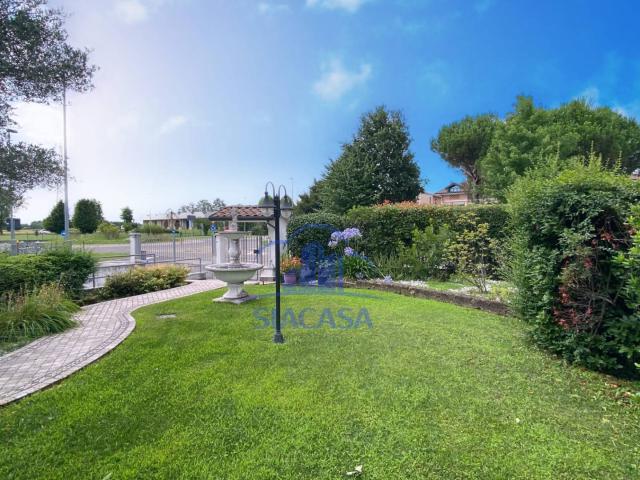 Villa Indipendente in vendita a Mezzago, Lombardia