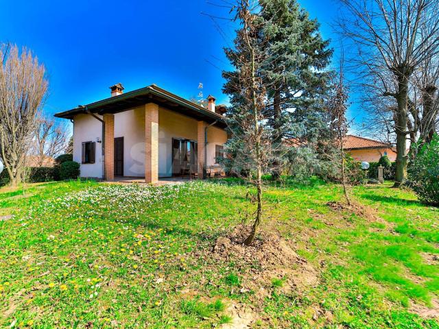 Villa Indipendente in vendita a Ronco Briantino, Lombardia