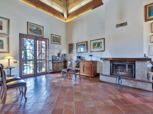 Villa Indipendente in vendita a Ronco Briantino, Lombardia