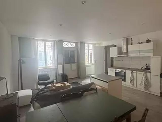 Maison location à Sous le Mas, Villebois