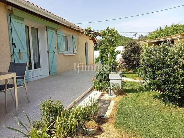 Maison vente à Place de la Liberté, Villecomtal-sur-Arros