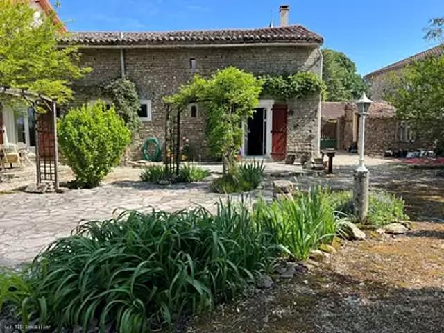 Maison vente à Confolens, Villefagnan