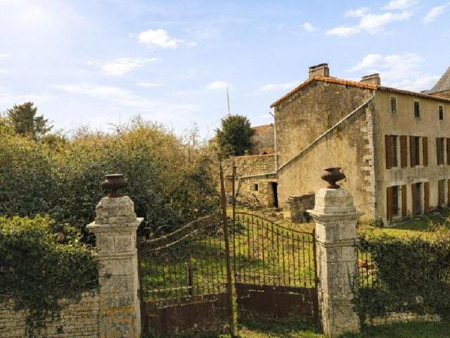 Maison vente à Confolens, Villefagnan