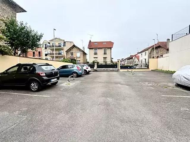 Garage vente à Le Raincy, Villemomble