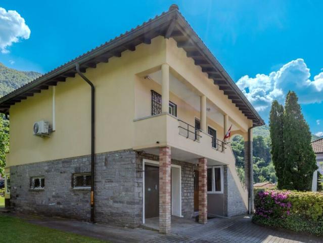 Einfamilienhaus kaufen in Cadenazzo, Tessin