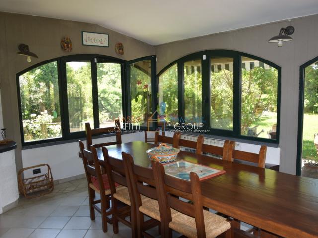 Villa Indipendente in vendita a Montignoso, Toscana