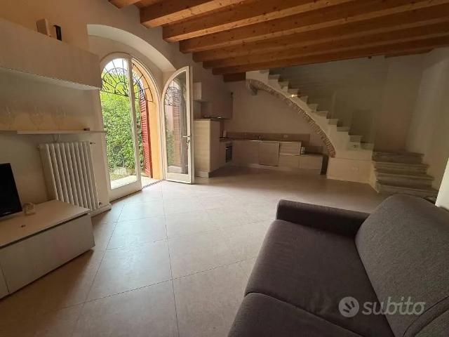 Villa Indipendente in affitto a Barbarano, Salò