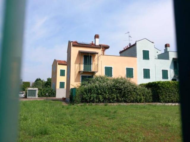 Villa Indipendente in vendita a Piemonte, Novara