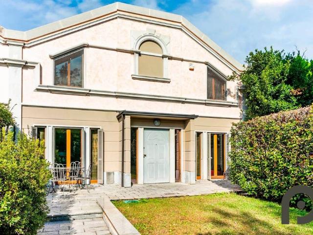 Villa Schiera in vendita a Municipio 7, Milano
