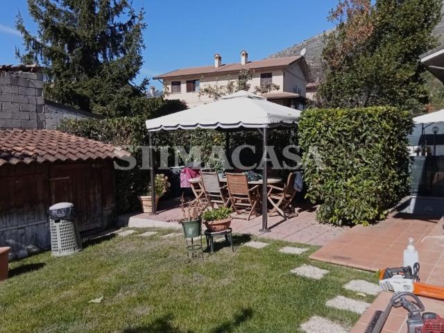 Villa Indipendente in affitto a Avezzano, Abruzzo