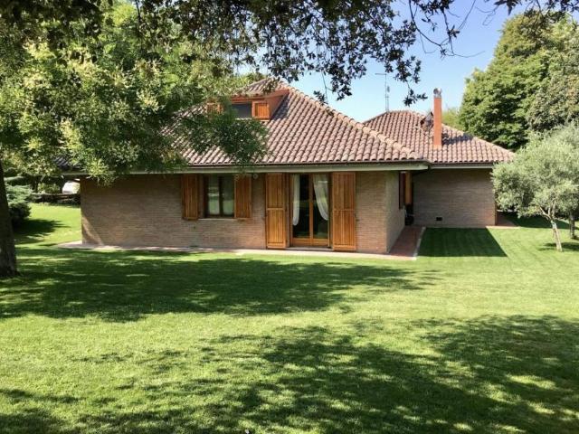 Villa Schiera in affitto a Adriatico, Marche