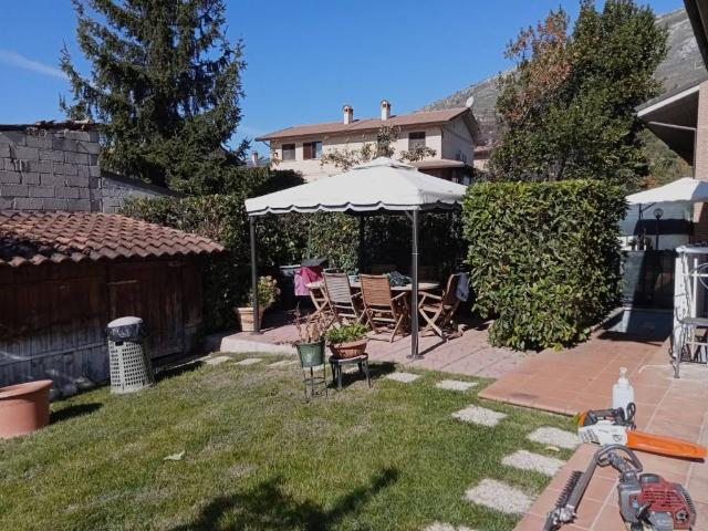 Villa Schiera in affitto a Avezzano, Abruzzo