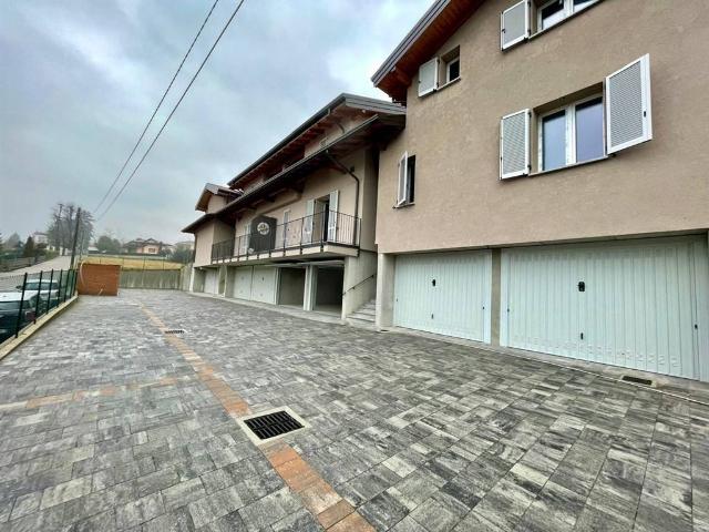 Villa Schiera in affitto a Azzate, Lombardia