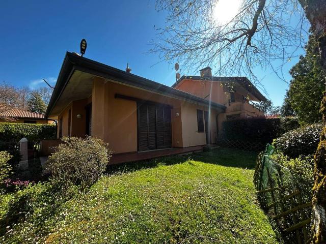 Villa Schiera in affitto a Appiano Gentile, Lombardia