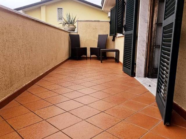Villa Schiera in affitto a La Prada, Carrara