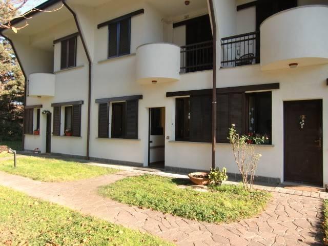 Villa Schiera in affitto a Cesano Maderno, Lombardia