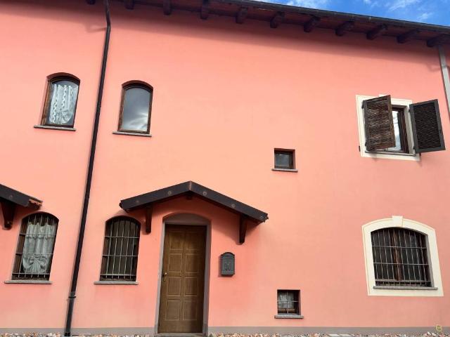 Villa Schiera in affitto a San Rocco Castagnaretta, Cuneo